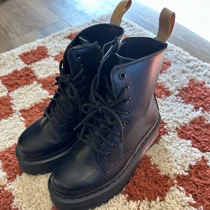 Dr. Martens V Jadon II Mono Black Boots